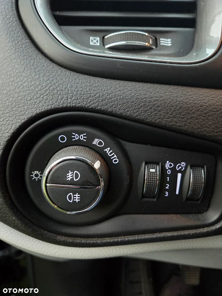 Jeep Renegade 1.0 GSE T3 Turbo Limited FWD S&S - 9