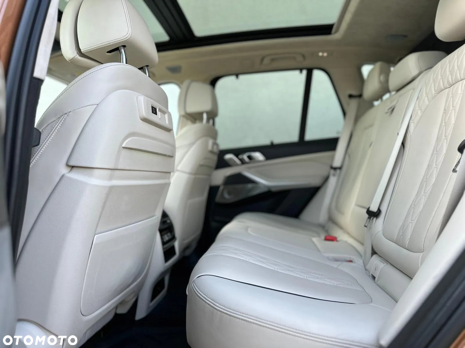 BMW X5 M M50i - 14
