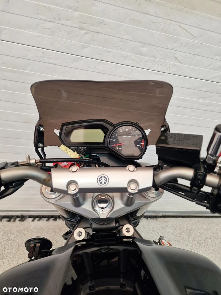 Yamaha FZ - 29