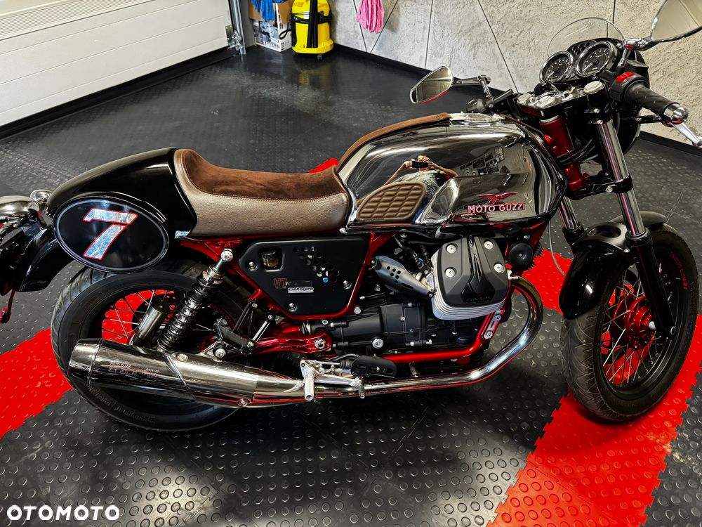 Moto Guzzi V7 - 6