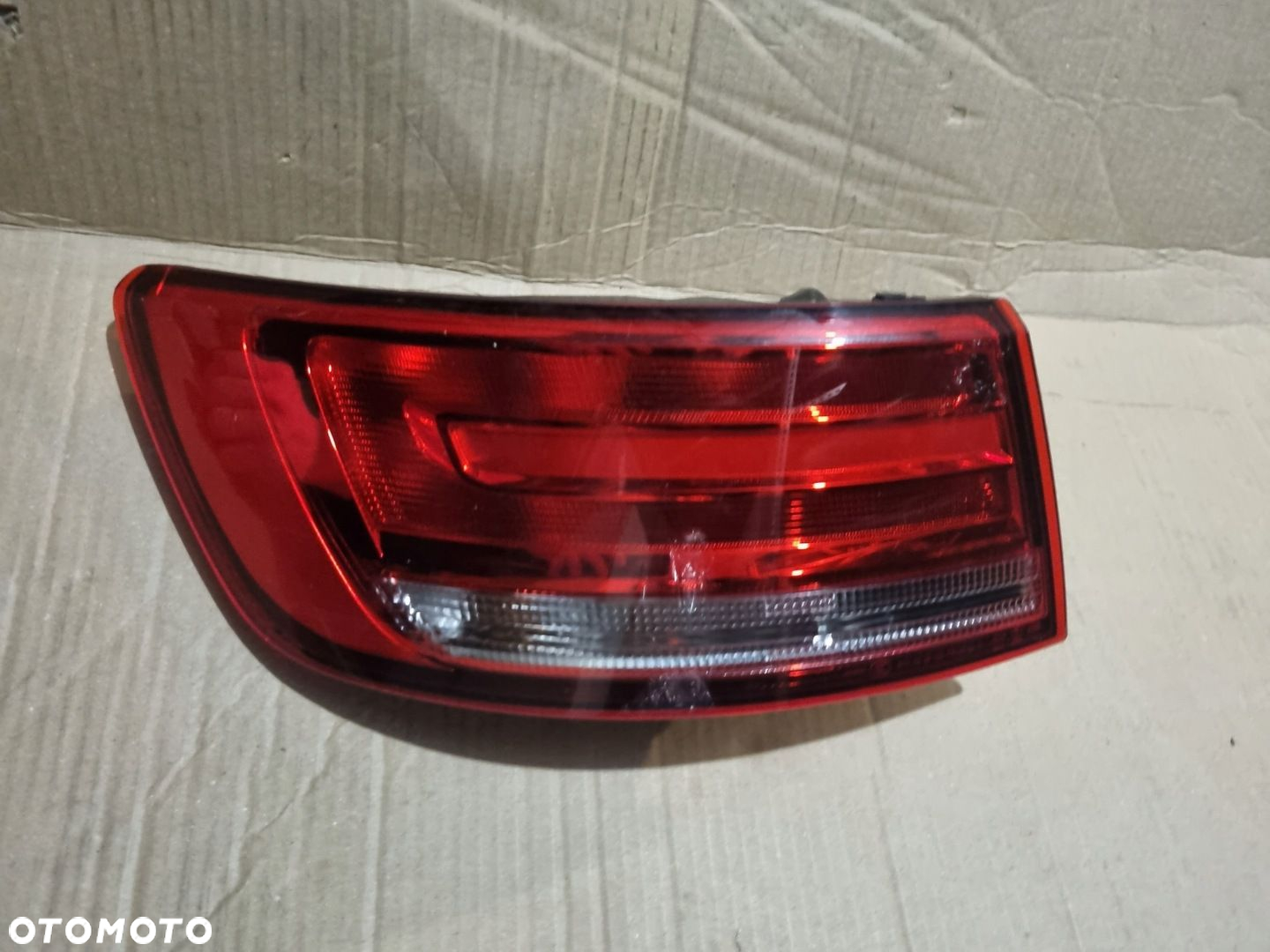 LAMPA TYLNA TYL AUDI A4 B9 lewa 8w5945069a - 2