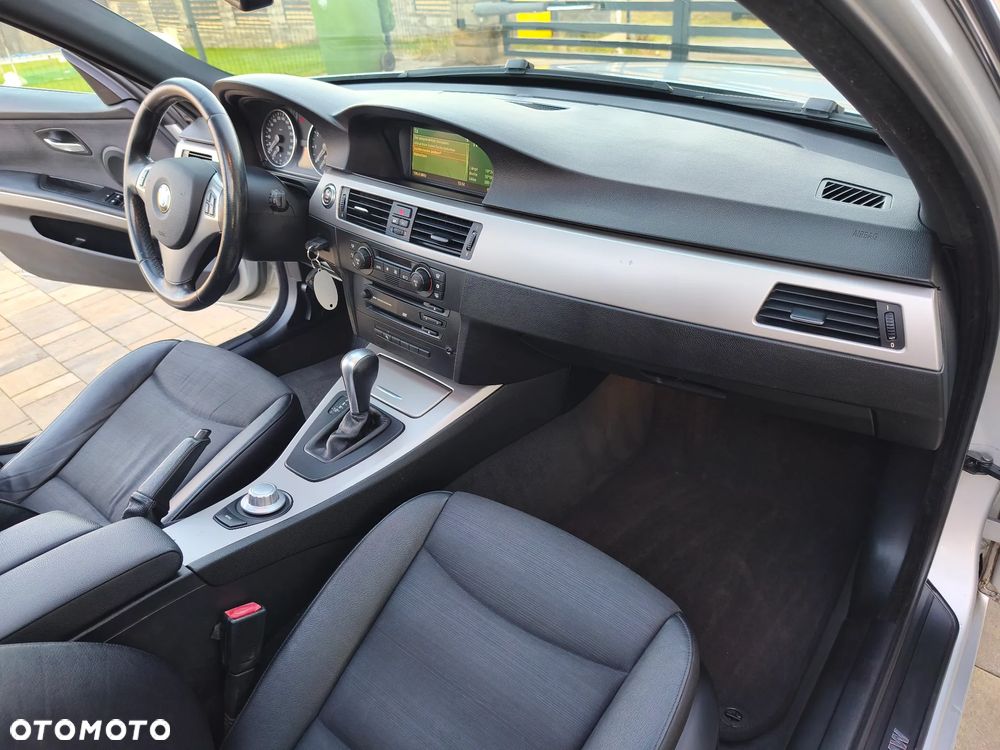 BMW Seria 3 330i - 20
