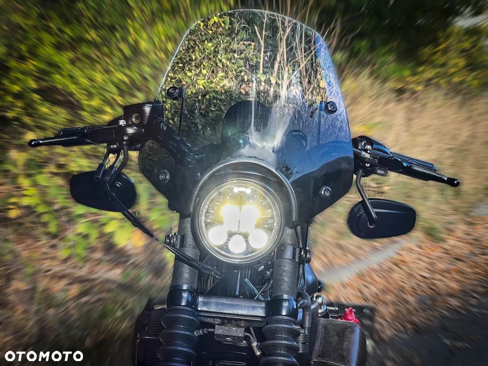 Harley-Davidson Sportster Iron 883 - 9