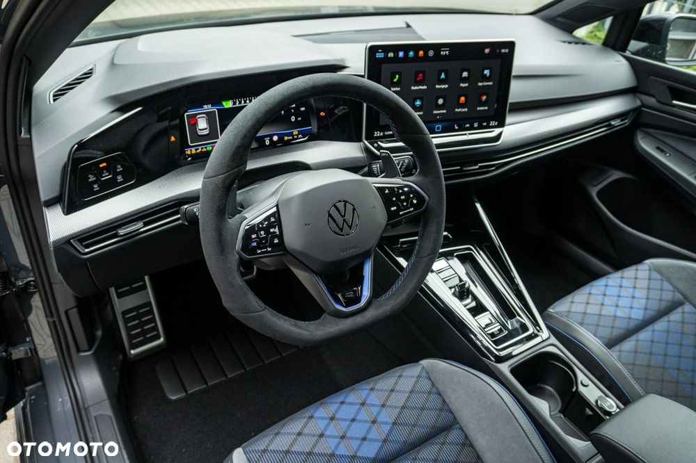 Volkswagen Golf - 23