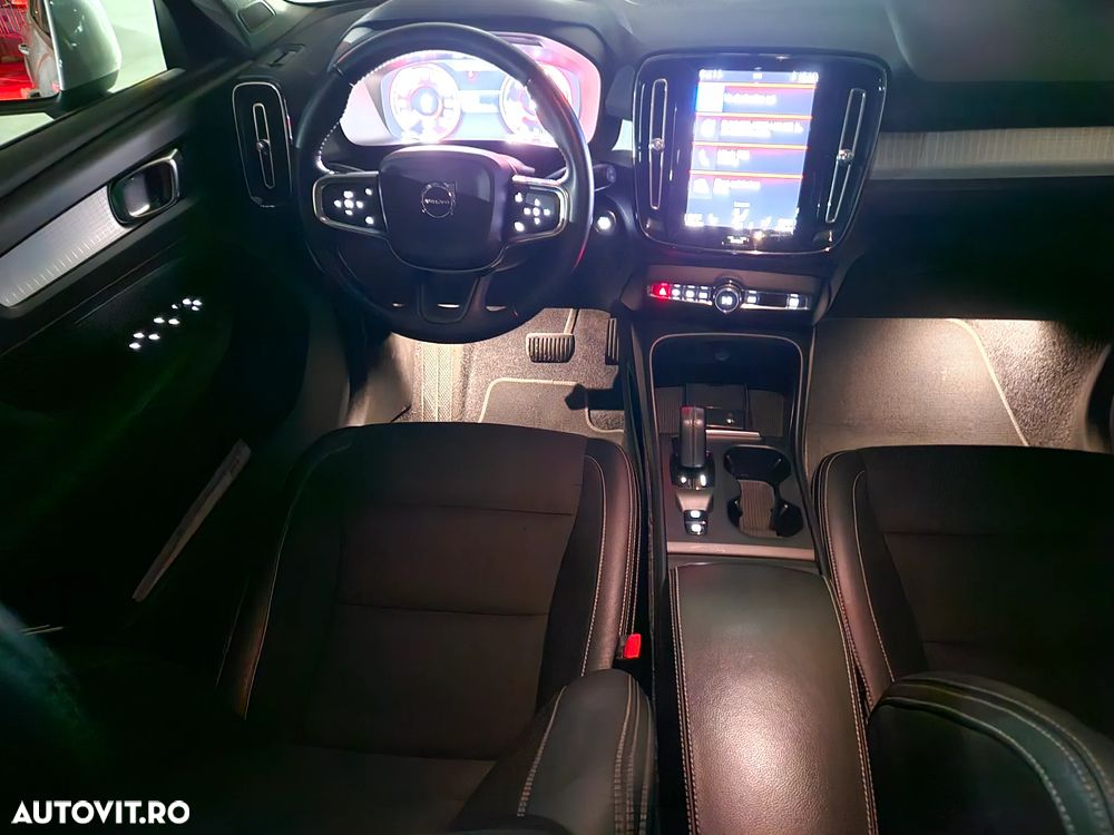 Volvo XC 40 D3 AWD Geartronic Momentum - 31