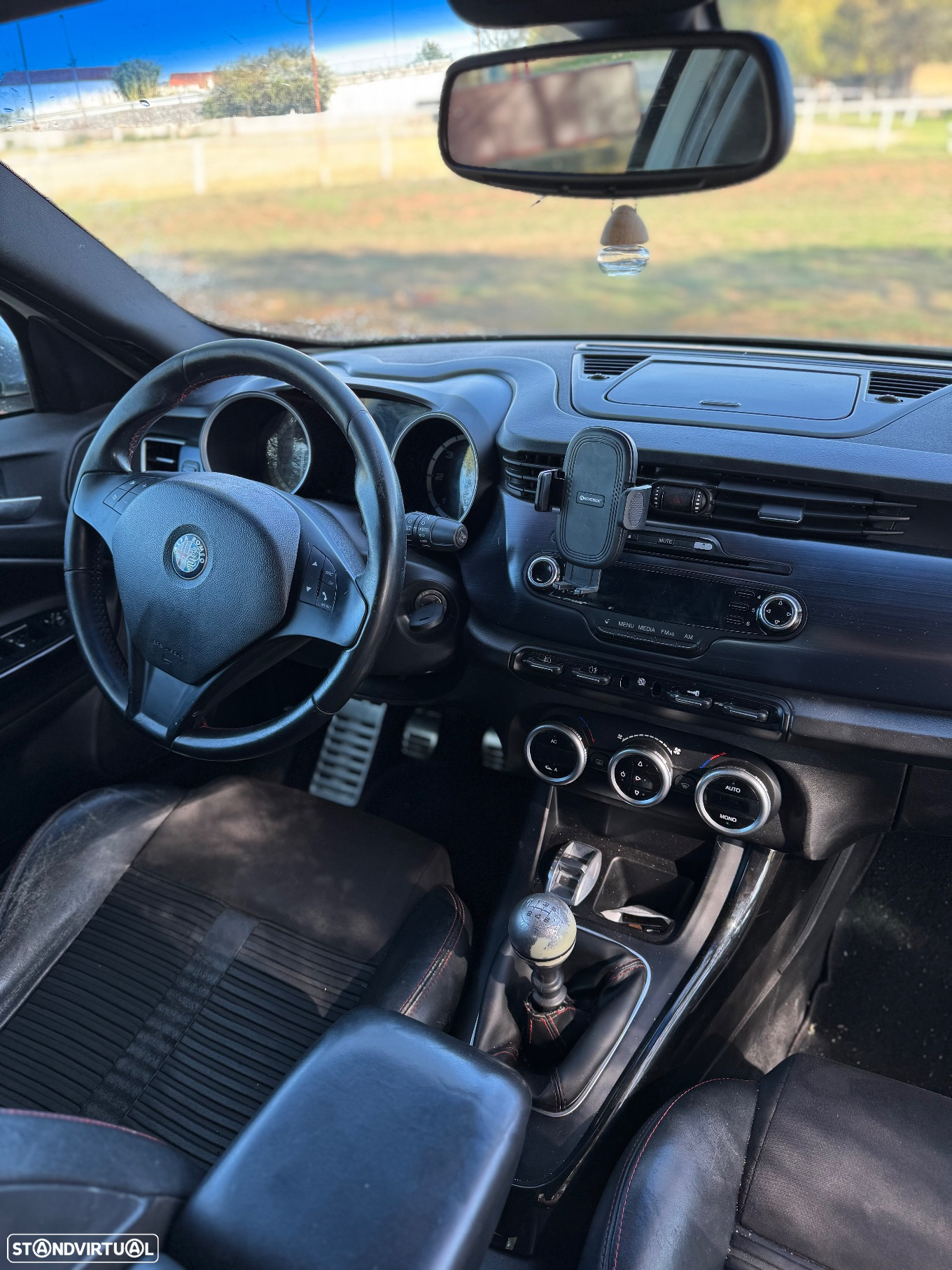 Alfa Romeo Giulietta 1.6 JTDm Distinctive - 10
