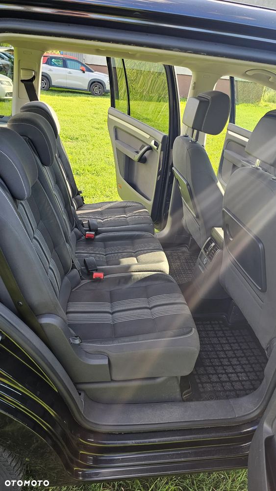 Volkswagen Touran 2.0 TDI DPF MATCH - 13