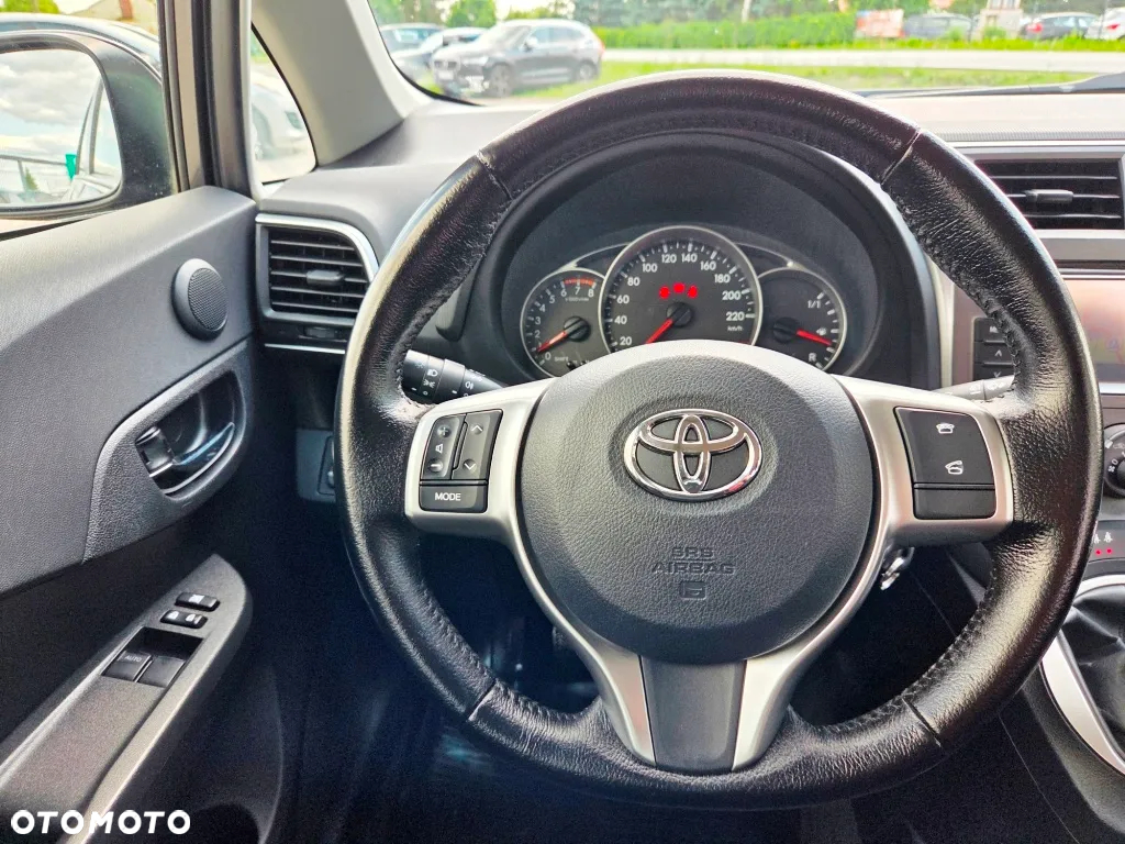Toyota Verso S 1.33 Premium - 34