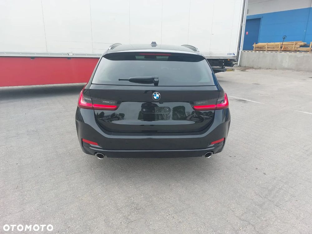 BMW Seria 3 318d Touring Sport Line - 29