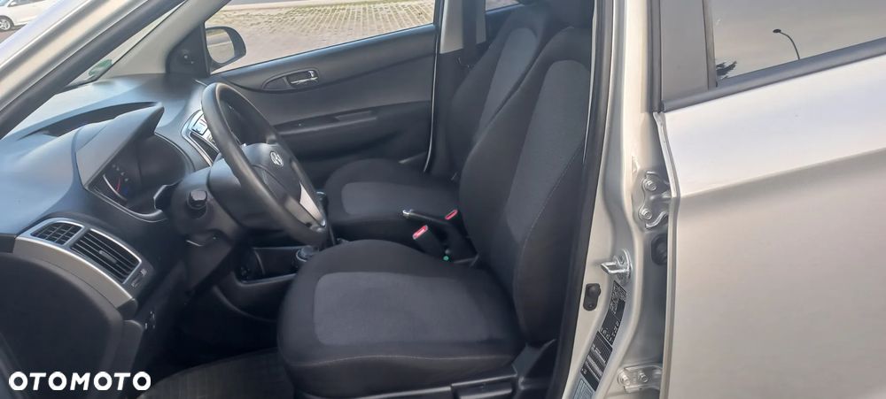 Hyundai i20 - 20