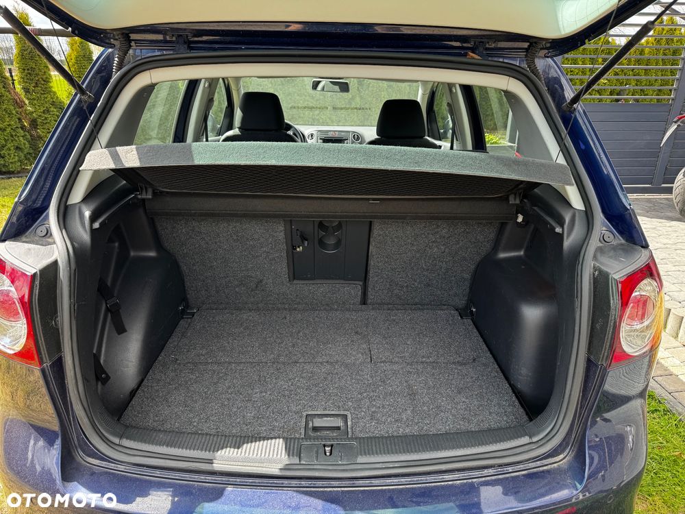 Volkswagen Golf Plus 2.0 TDI DSG Comfortline - 23