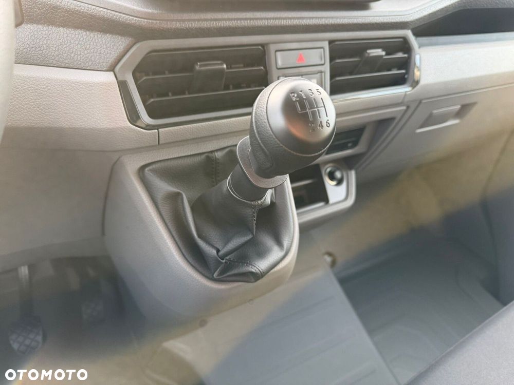 Volkswagen Crafter 35 2.0 TDI L4H3 4490 140 KM - 19