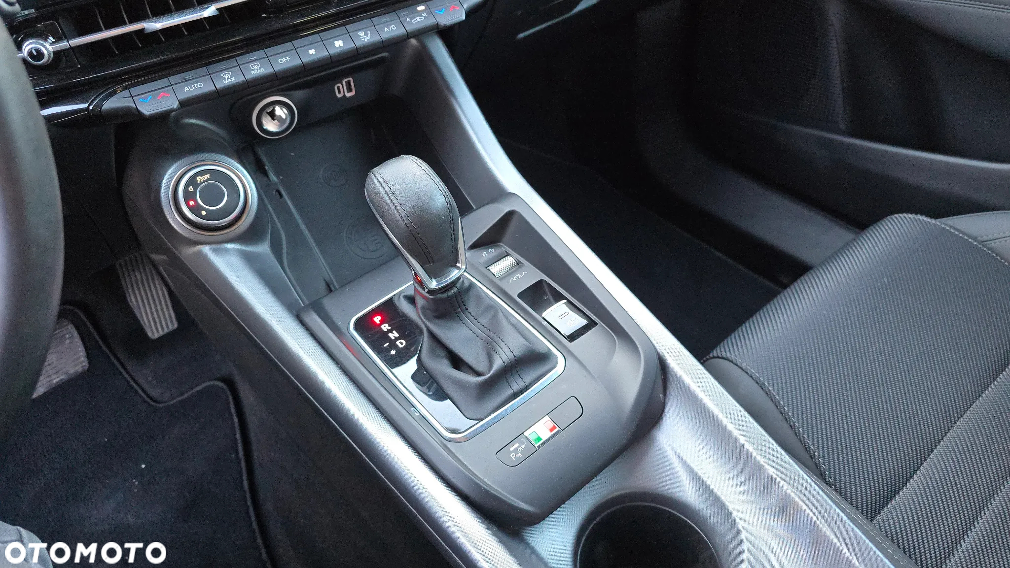 Alfa Romeo Tonale 1.5 VGT Hybrid Ti - 11