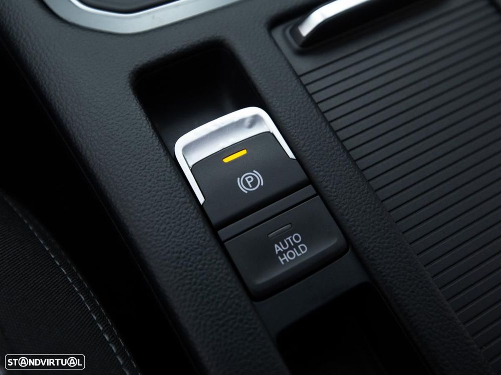 VW Passat Variant 2.0 TDI Business DSG - 19