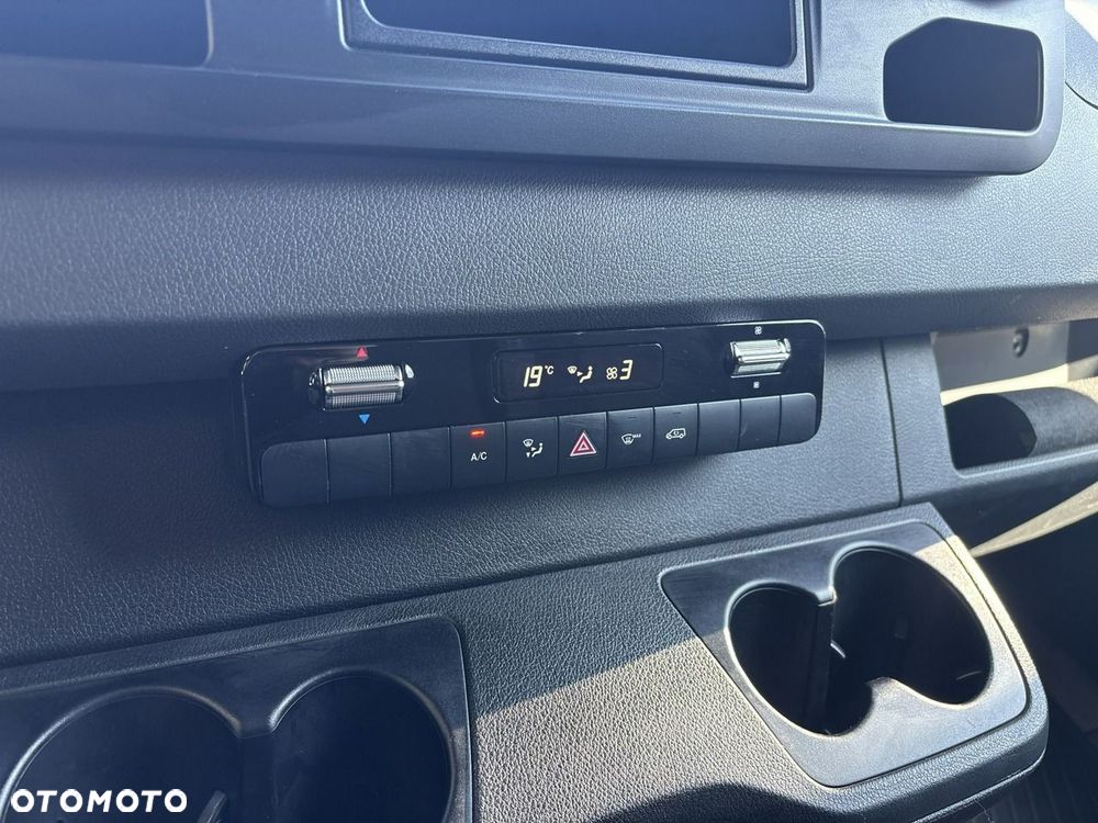 Mercedes-Benz Sprinter - 18