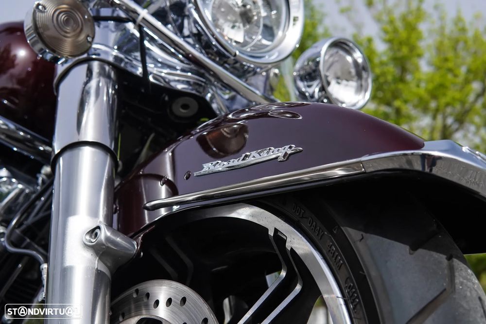 Harley-Davidson Road King Classic - 24