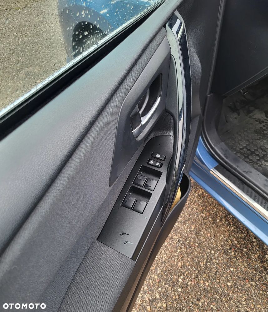 Toyota Auris 1.6 Selection - 11