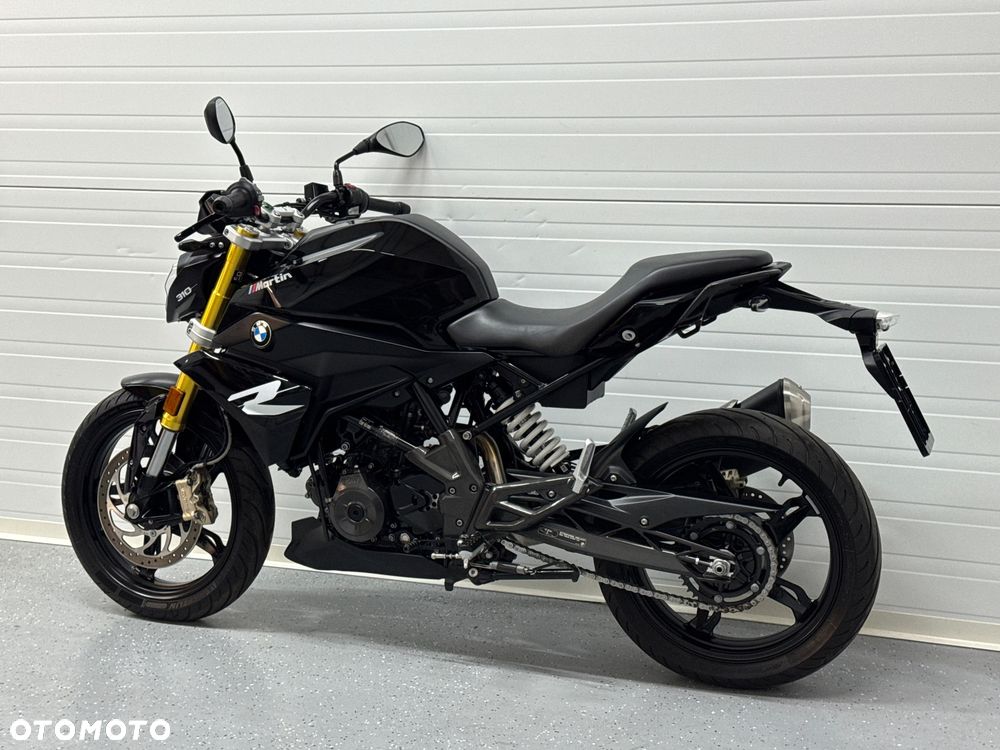 BMW G - 22