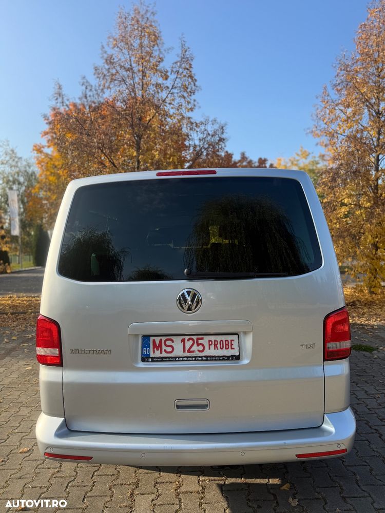 Volkswagen Multivan - 11