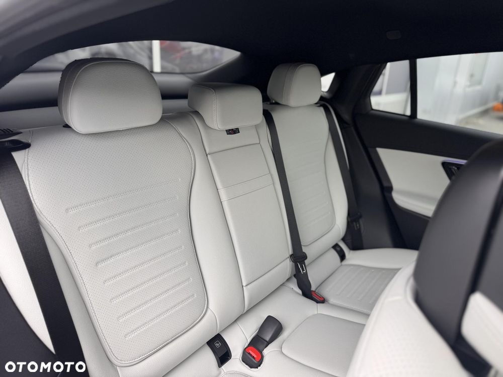 Mercedes-Benz GLC 200 d 4Matic 9G-TRONIC AMG Line Advanced - 13