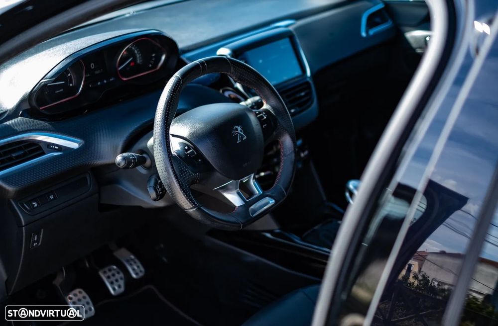 Peugeot 2008 1.6 BlueHDi GT Line - 13