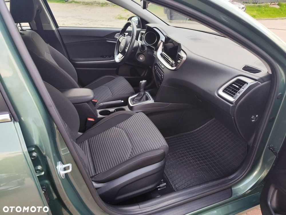 Kia Ceed - 29