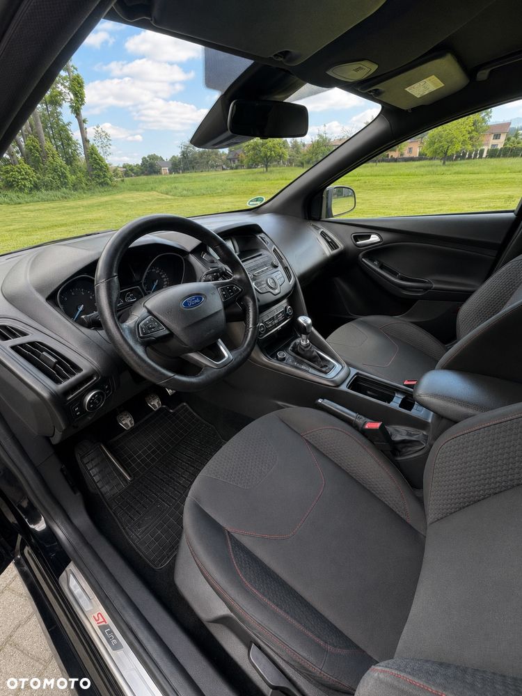 Ford Focus 1.0 EcoBoost Start-Stopp-System ST-LINE DESIGN - 9