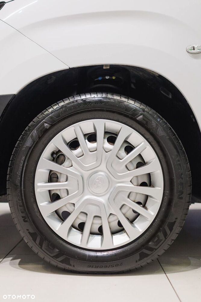 Toyota Proace City - 15