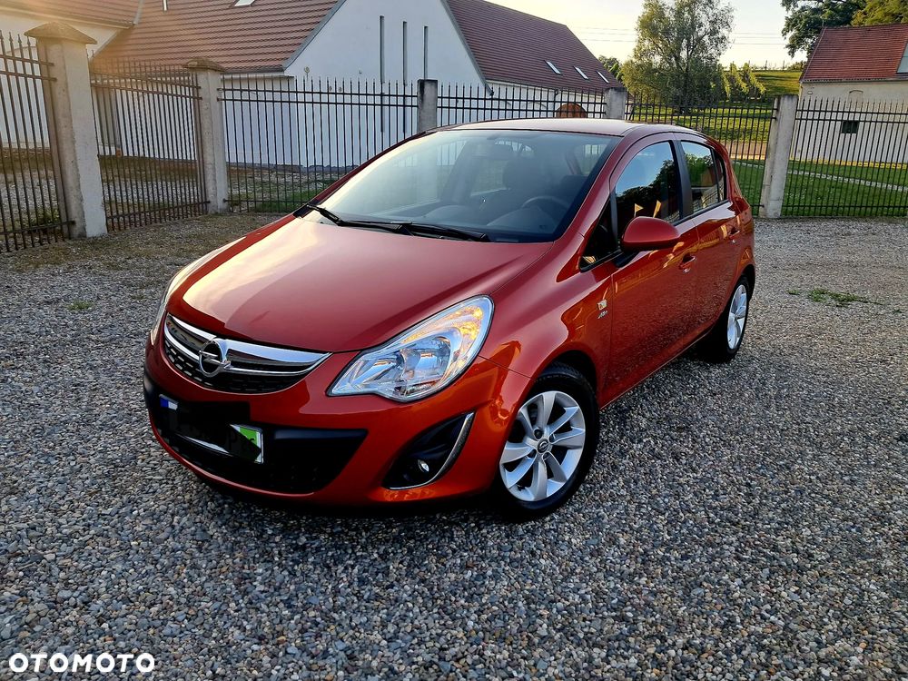Opel Corsa 1.4 16V Cosmo - 2
