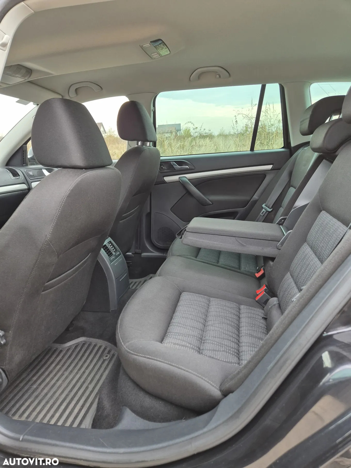 Skoda Octavia 1.6 TDI Business DSG - 7