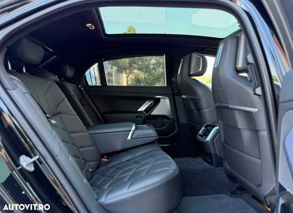 BMW Seria 7 - 18