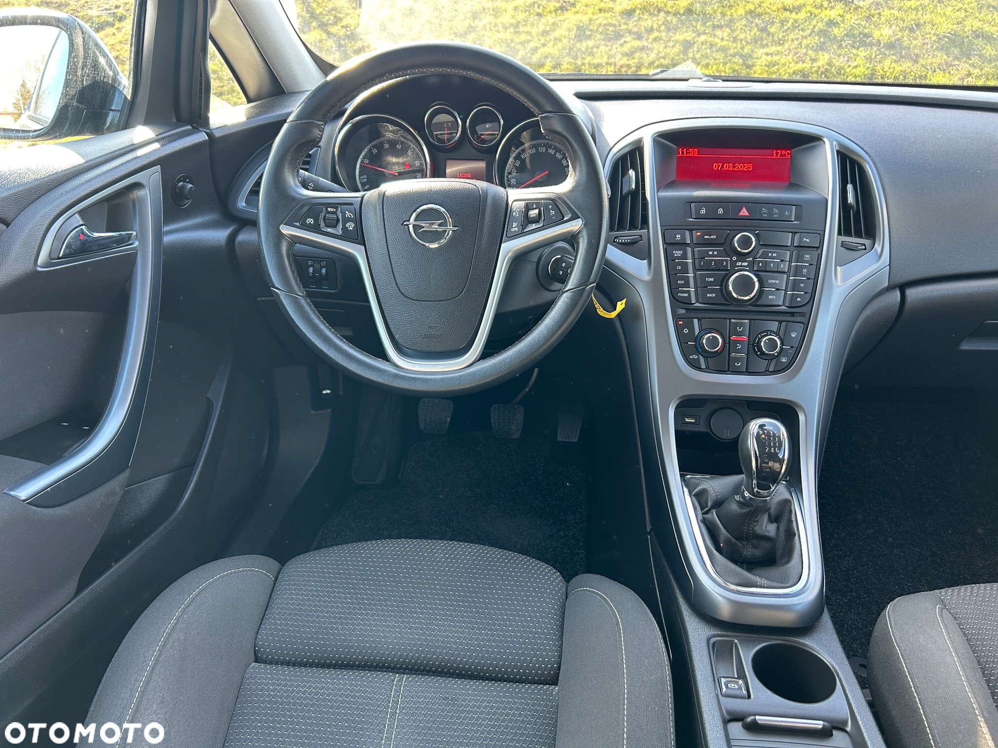 Opel Astra GTC 1.4 Turbo - 24