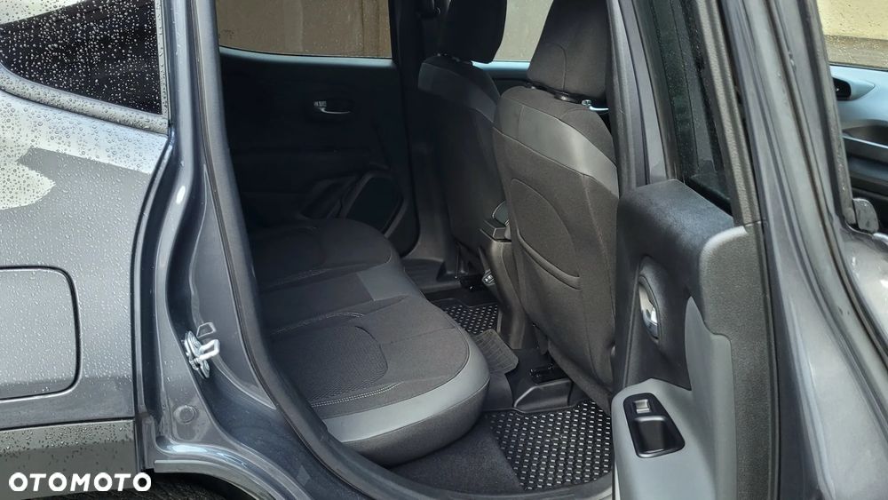 Jeep Renegade - 26