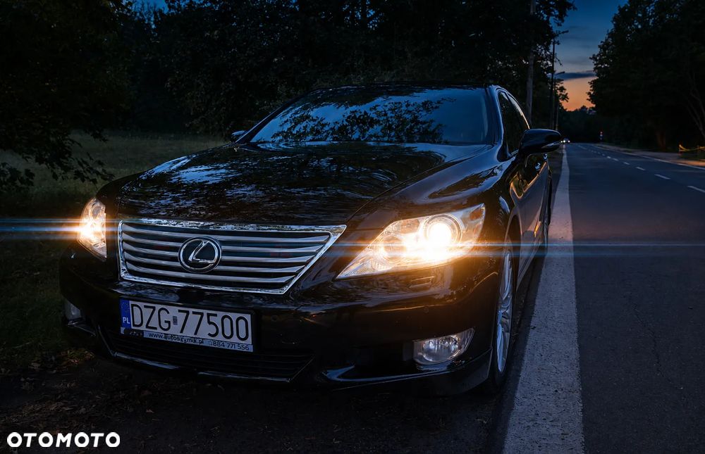 Lexus LS - 14