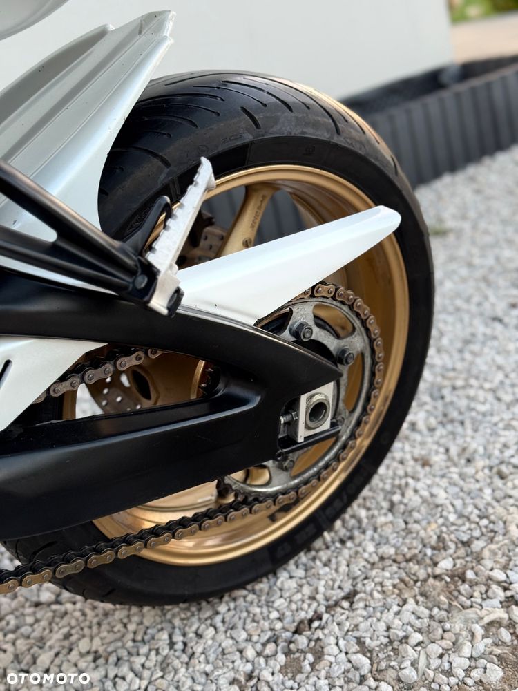 Yamaha FZ8 - 7