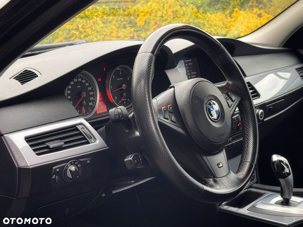 BMW Seria 5 530d Touring - 4