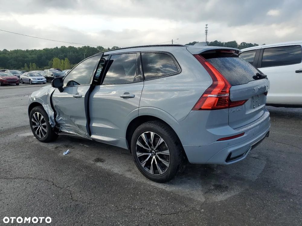 Volvo XC 60 B5 B AWD Plus Black Edition - 3