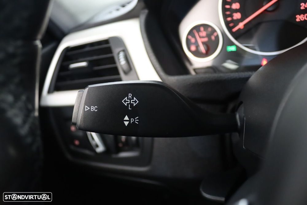 BMW 320 d Advantage - 13