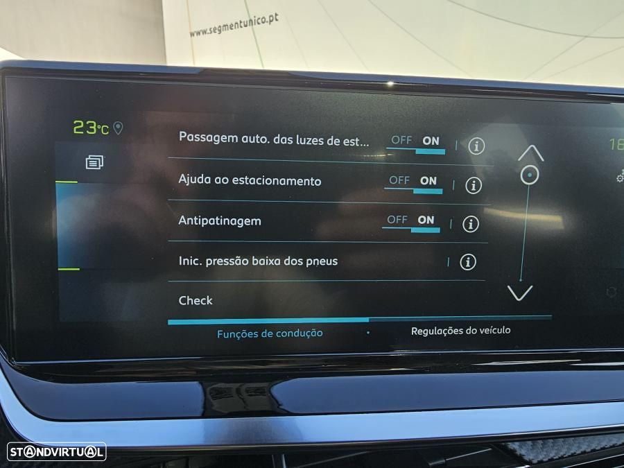 Peugeot e-2008 50 kWh GT - 38
