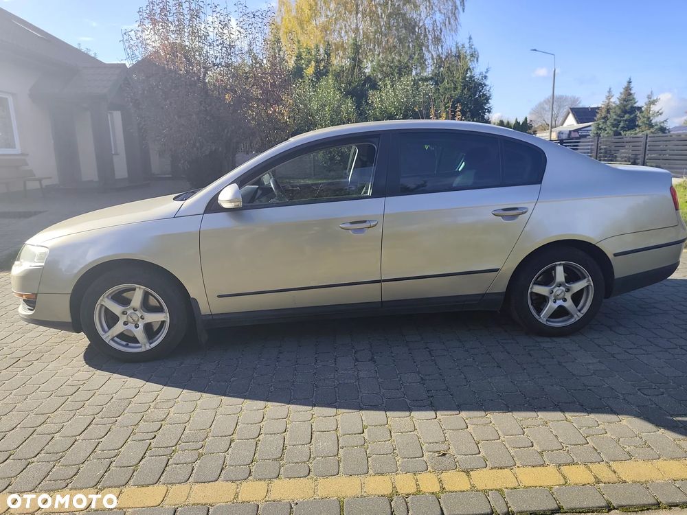 Volkswagen Passat - 2