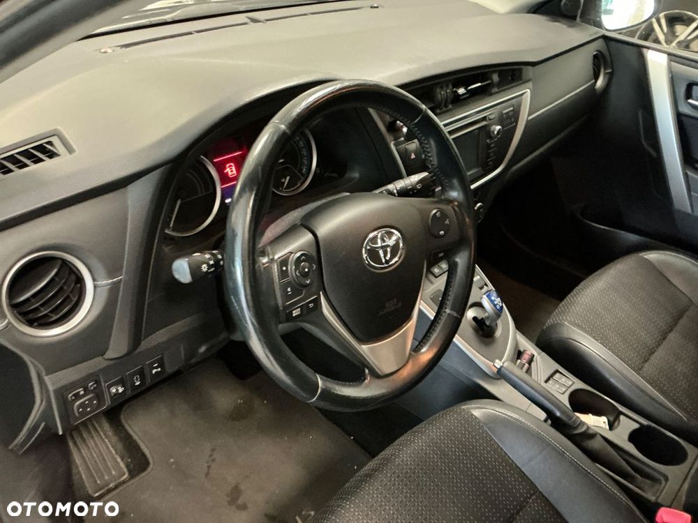 Toyota Auris 1.8 Travel - 26