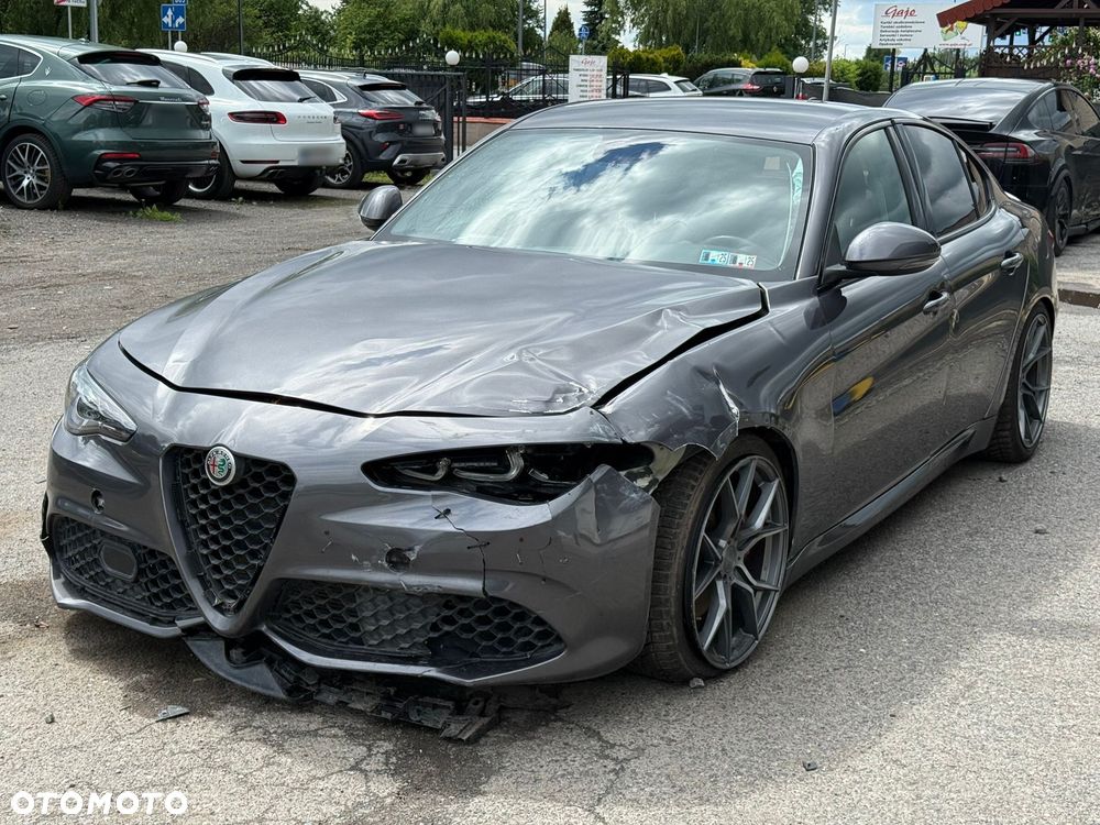 Alfa Romeo Giulia - 10