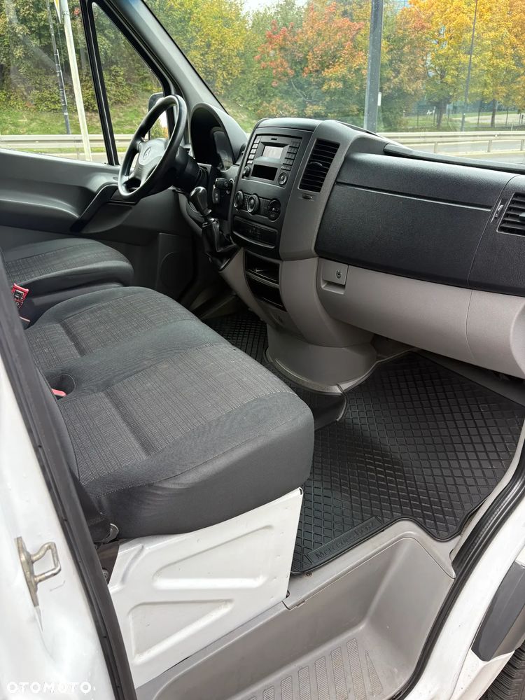 Mercedes-Benz Sprinter - 16