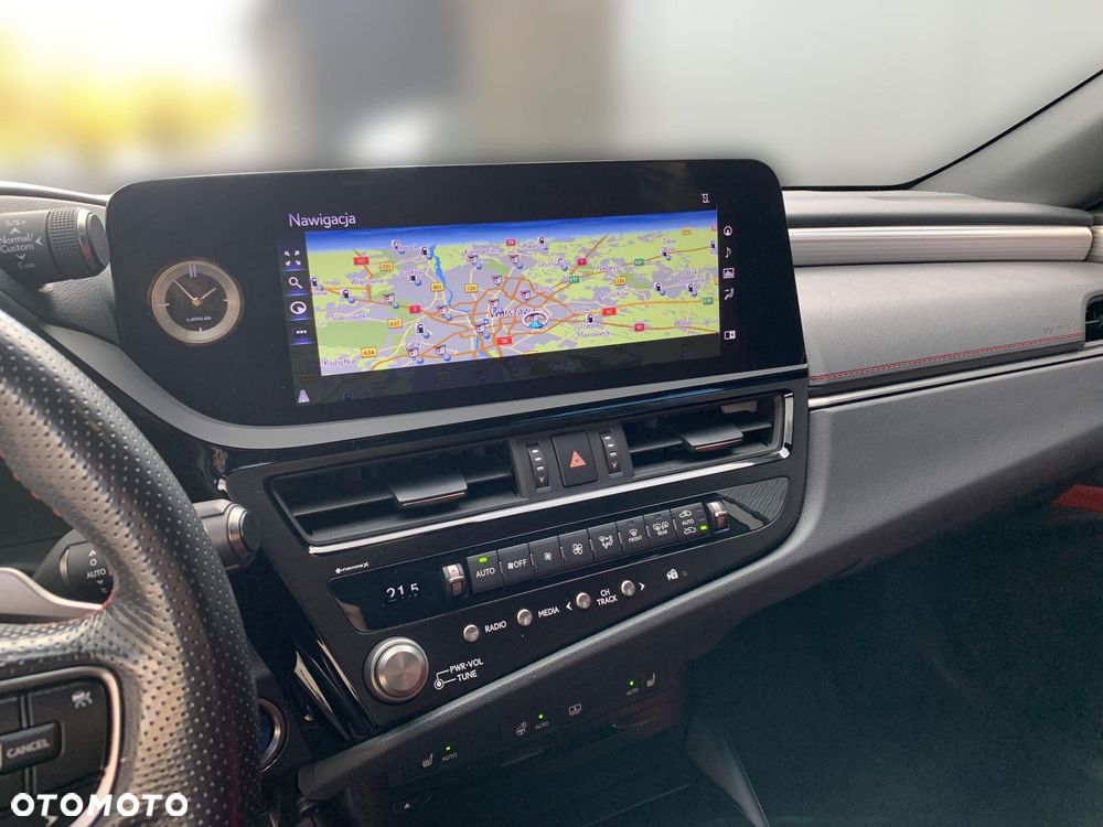 Lexus ES 300h F Sport Edition - 18