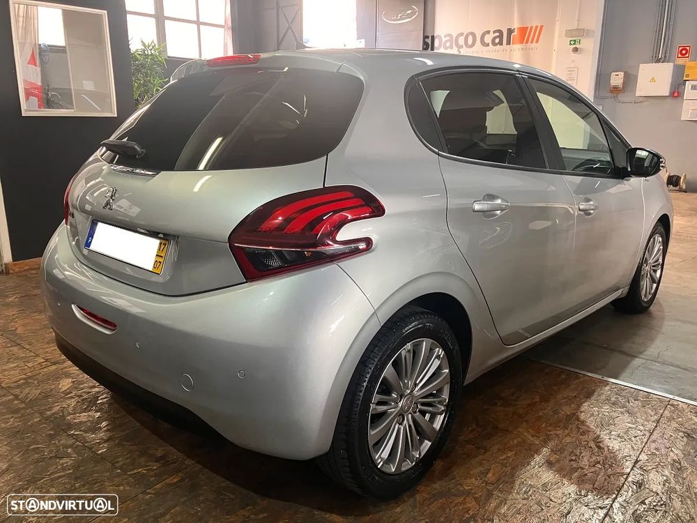 Peugeot 208 1.6 BlueHDi Style - 4