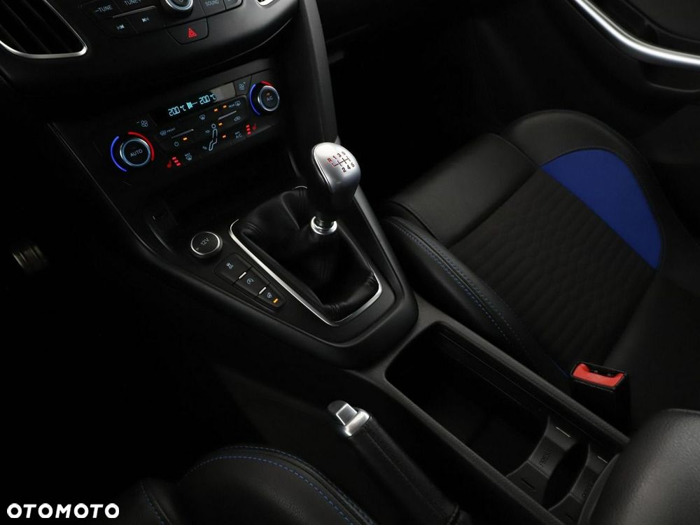 Ford Focus 2.0 EcoBoost ST - 31