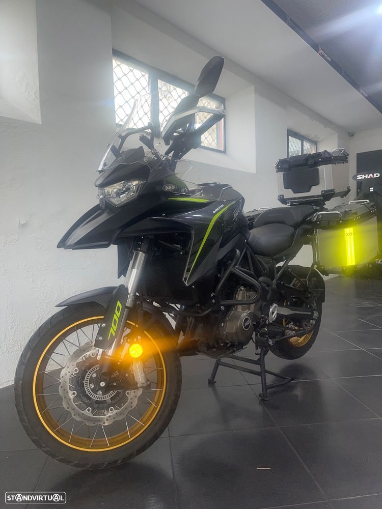 QJ Motor SRT 700X - 1