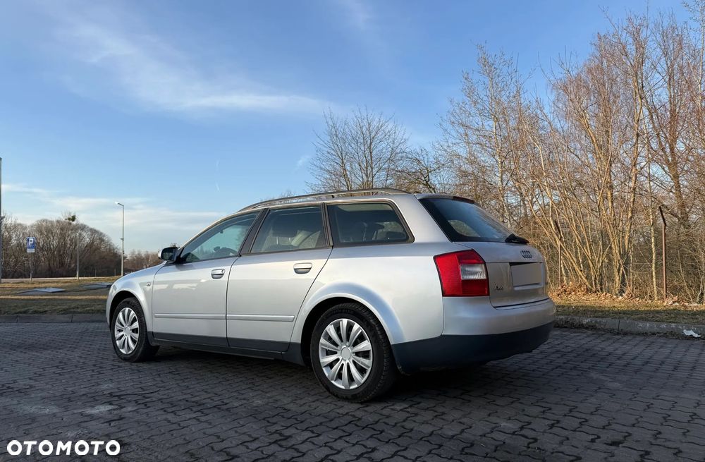 Audi A4 Avant - 4