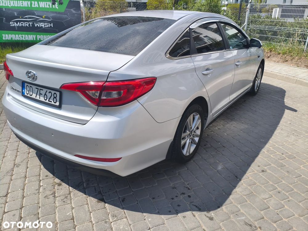 Hyundai Sonata - 4