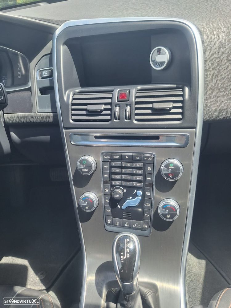 Volvo XC 60 D4 Geartronic Summum - 13